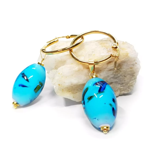 KST767 WEBP Kolczyki niebieskie oliwki na złotych kółeczkach Magneska.webp