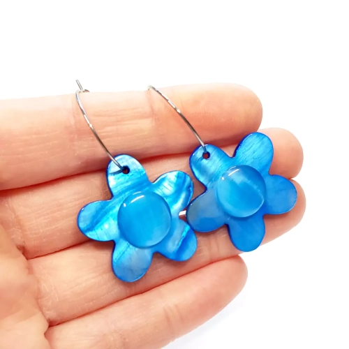 KST769 WEBP Kolczyki wiszące niebieskie kwiatki i niebieskie kocie oko na srebrnych kółeczkach stal chirurgiczna Magneska  2.webp