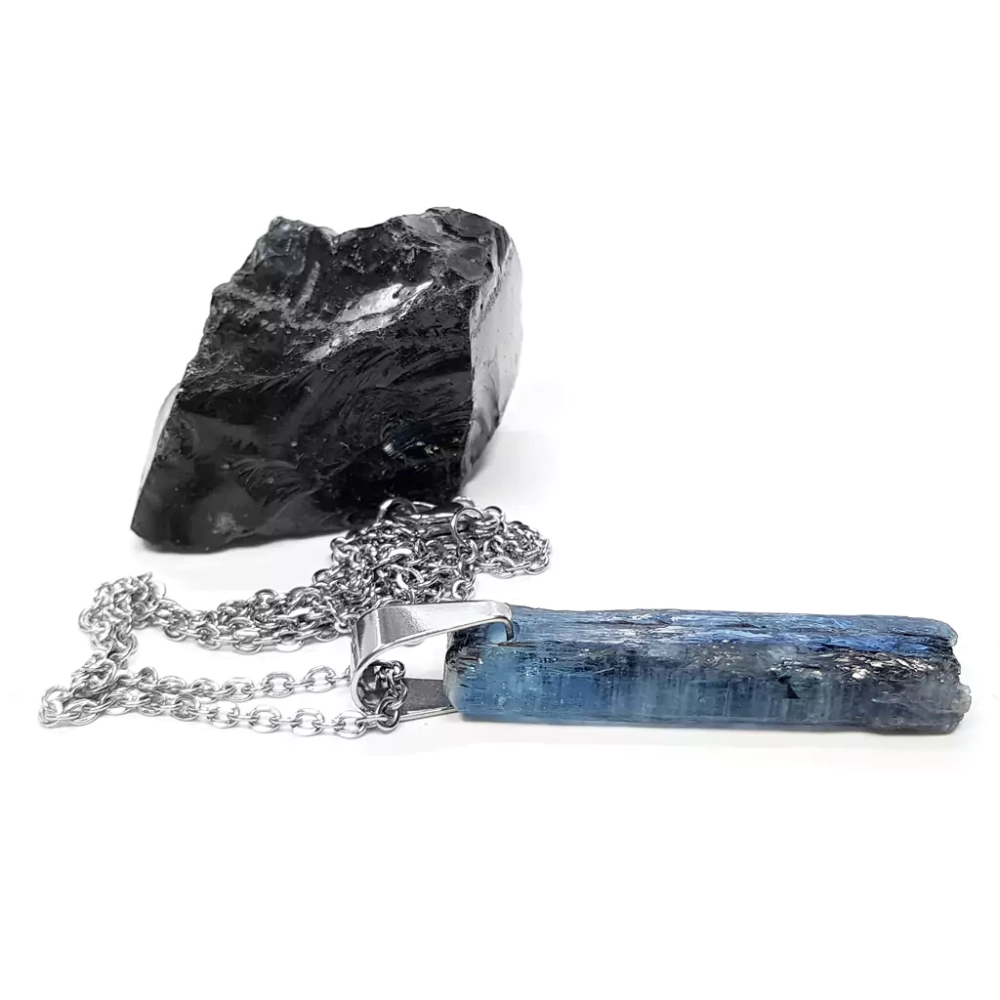 NAW1017 WEBP Naszyjnik unikat surowy kyanit z czarnym turmalinem stal chirurgiczna v.4 Magneska.webp