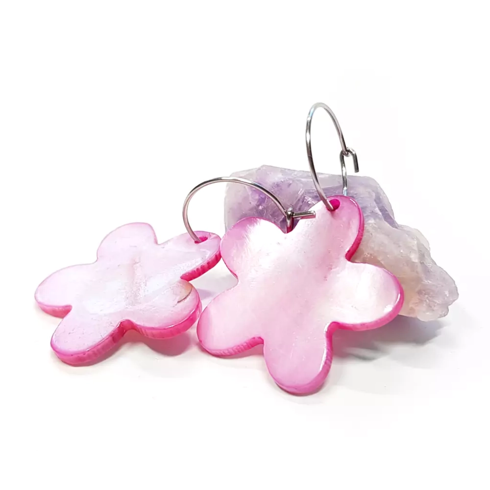 KST776 WEBP Kolczyki wiszące różowe kwiatki na srebrnych kółeczkach stal chirurgiczna Magneska.webp