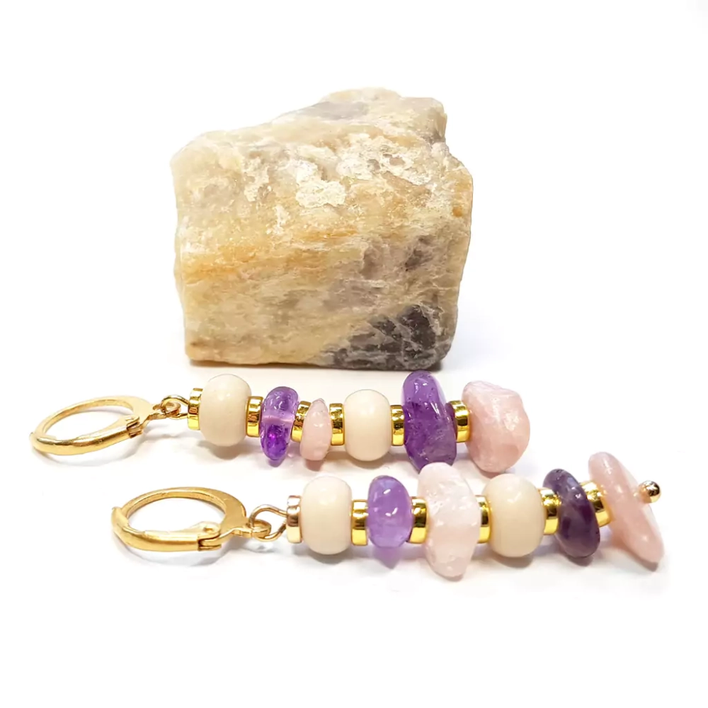 KST779 WEBP Kolczyki wiszące kamień rzeczny, ametyst, opal różowy i złota stal chirurgiczna Magneska biżuteria 2.webp