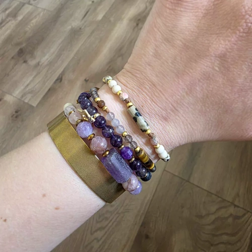 SZN1078 WEBP Bransoletka jaspis dalmatyńczyk, rodochrozyt, kamień rzeczny i hematyt na brązowym sznurku Magneska biżuteria.webp