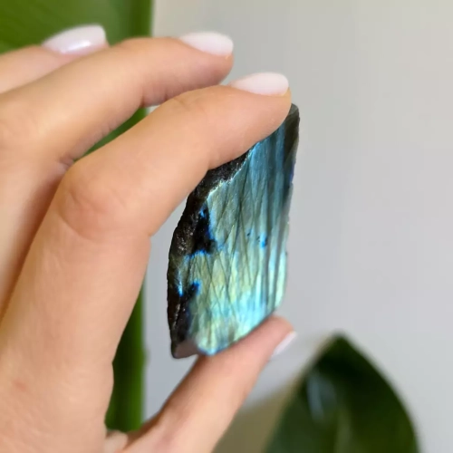 BR0008 WEBP Labradoryt zgład Magneska biżuteria 3.webp