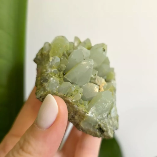 BR0011 webp Kwarc z epidotem szczotka Magneska 3.webp