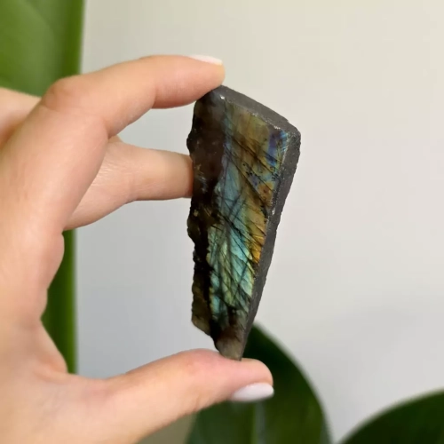 BR0015 webp Labradoryt zgład magneska 2.webp