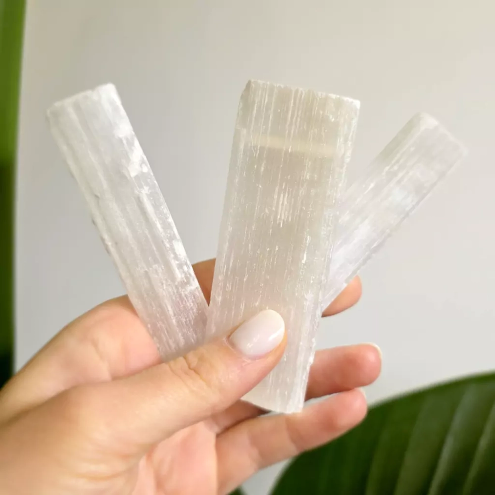 BR0019 webp Selenit 12 cm Magneska.webp