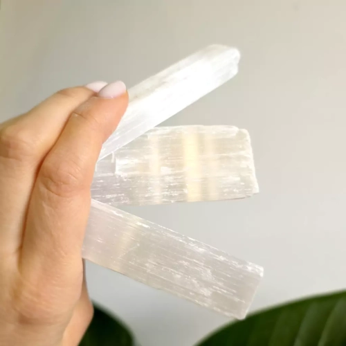 BR0019 webp Selenit 12 cm Magneska 2.webp