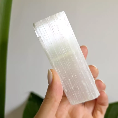 BR0019 webp Selenit 12 cm Magneska 4.webp