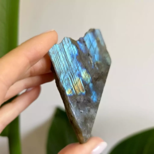 BR0021 webp Labradoryt zgład Magneska kamienie 2.webp