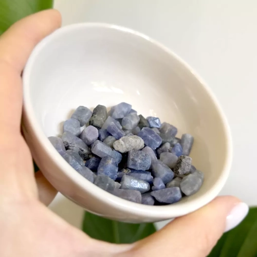 BR0022 webp Szafir bryłka surowa Magneska 3.webp