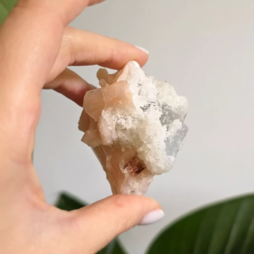 BR0023 webp Stilbit na chalcedonie Magneska 4.webp