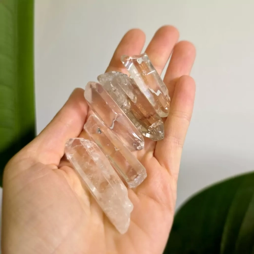 BR0025 webp Kryształ górski polerowane kryształy Magneska 4.webp