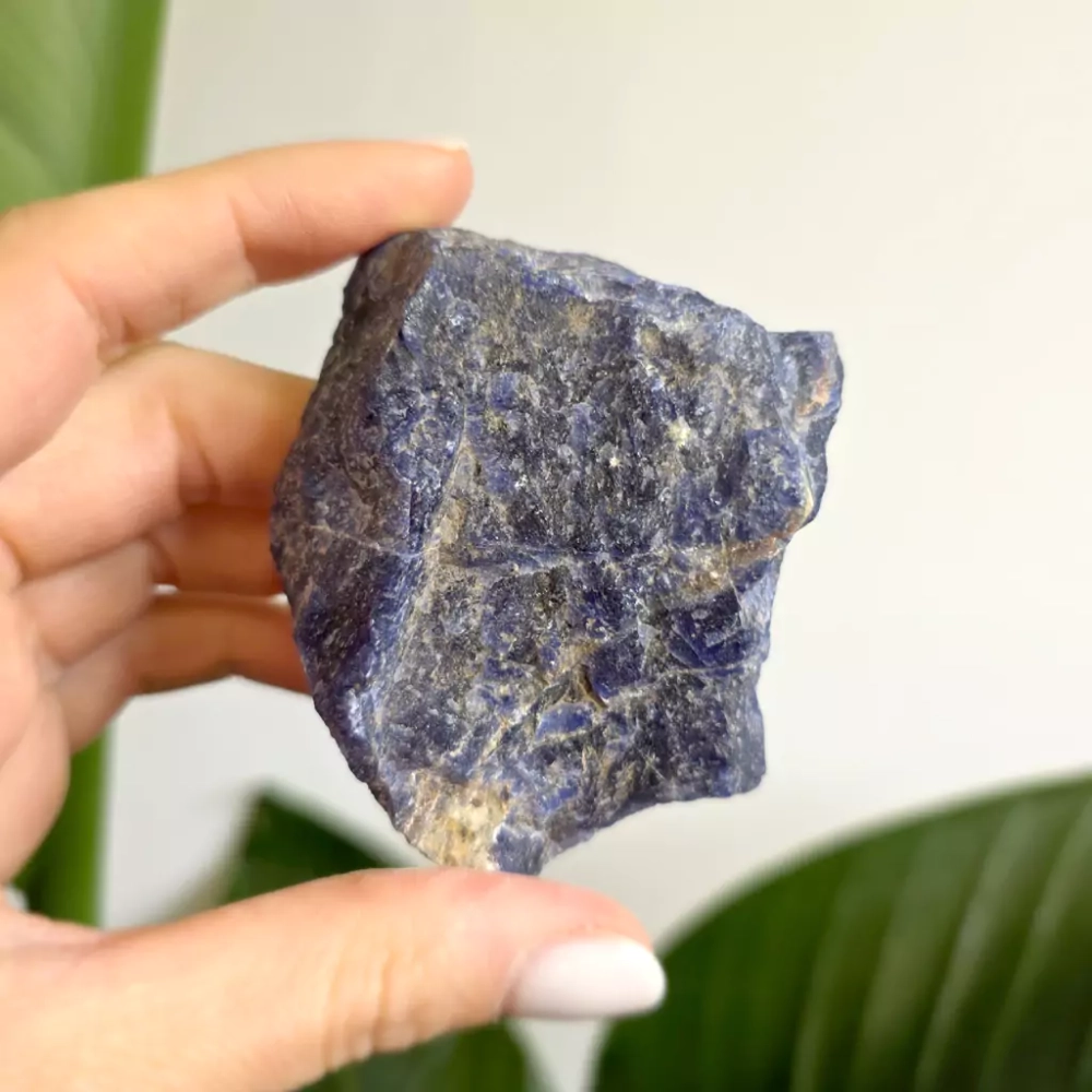 BR0026 webp Sodalit surowa bryłka Magneska biżuteria 3.webp