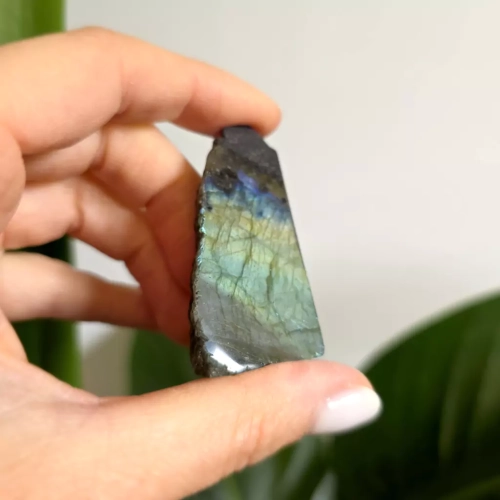 BR0030 webp Labradoryt zgład Magneska biżuteria 2.webp