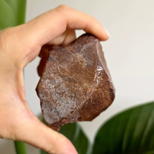 BR032 webp Obsydian mahoniowy bryłka Magneska 3.webp