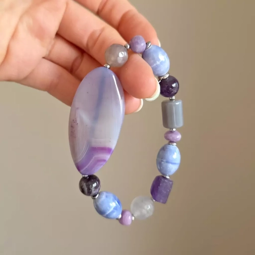 KAM839 WEBP Bohemian bransoletka unikat agat fioletowy, agat szary, ametyst, sugilit, hematyt i ceramika Magneska 4.webp