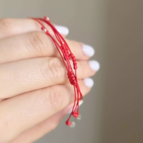 WishYou137 webp WishYouLuck lapis lazuli serce i srebro p.925 bransoletka szczęścia na czerwonym sznurku Magneska bransoletki z kamieni naturalnych 5.webp