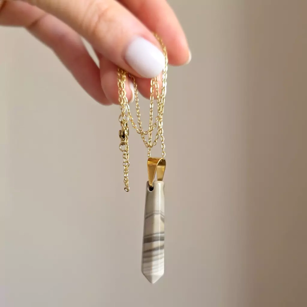 NAW1044 webp Naszyjnik unikat krzemień pasiasty sopel złota stal chirurgiczna Magneska biżuteria 4.webp