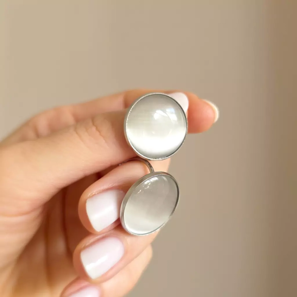 PIER371 webp Pierścionek klasyczny jasnoszare kocie oko 20 mm Magneska biżuteria 2.webp