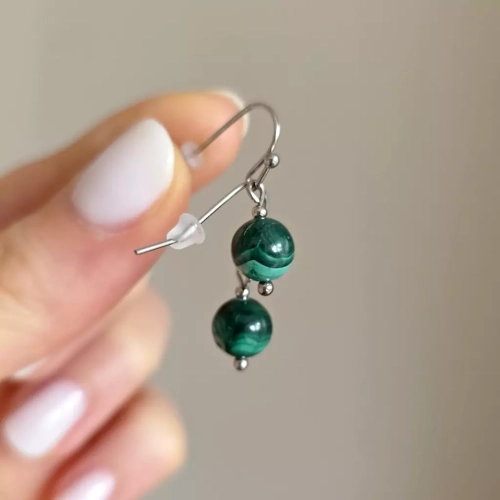 KST794 webp Kolczyki malachit na srebrnych biglach stal chirurgiczna Magneska 2.webp