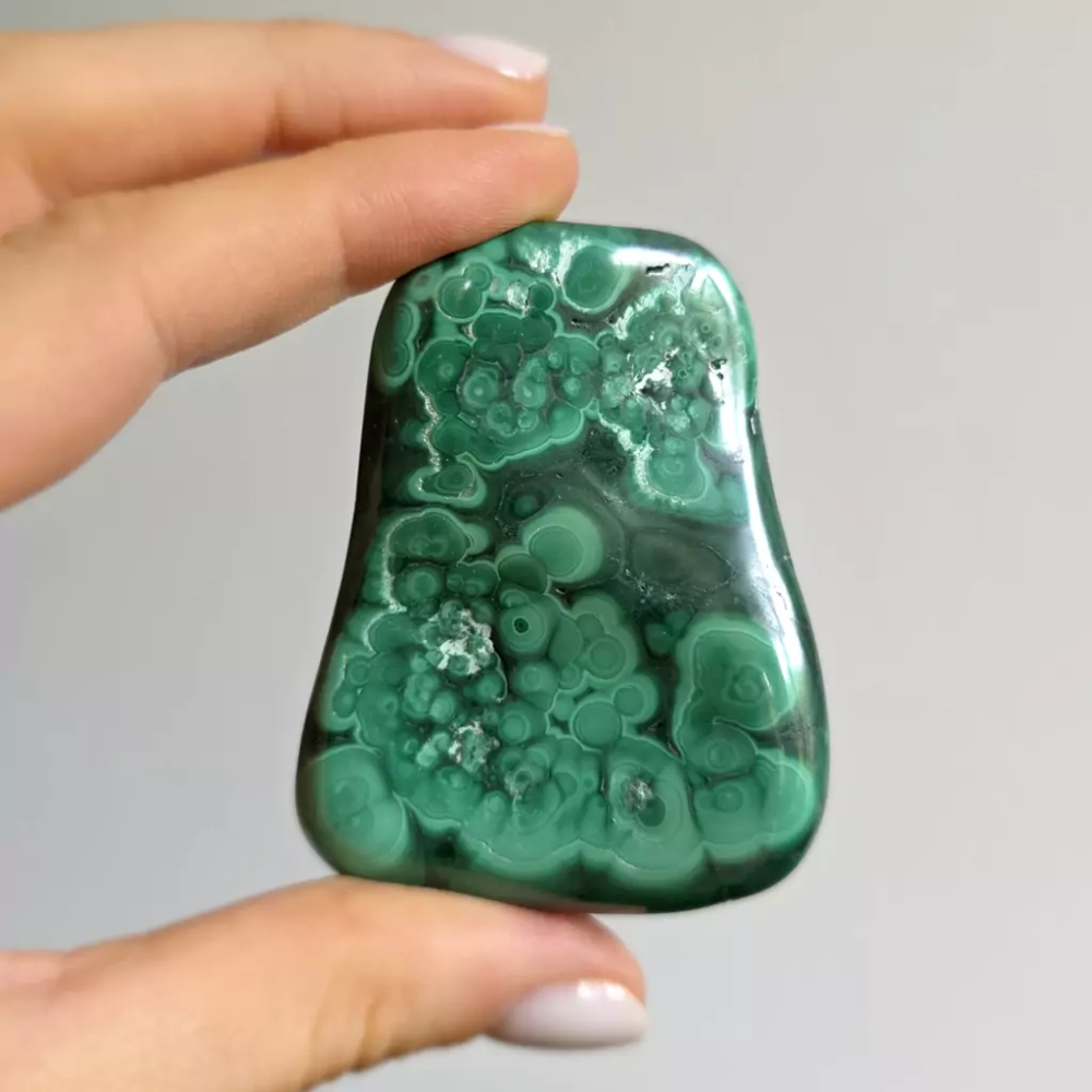 BR0046 webp Malachit bryłka Magneska.webp