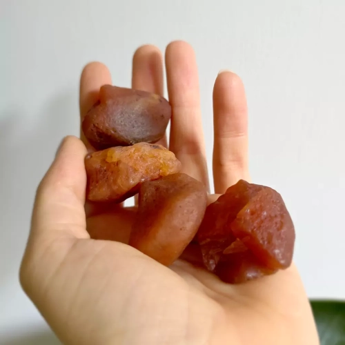 BR0050 webp Karneol surowa bryłka 3.webp