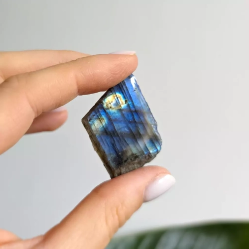 BR0052 webp Labradoryt z niebieskim promieniem zgład Magneska 2.webp