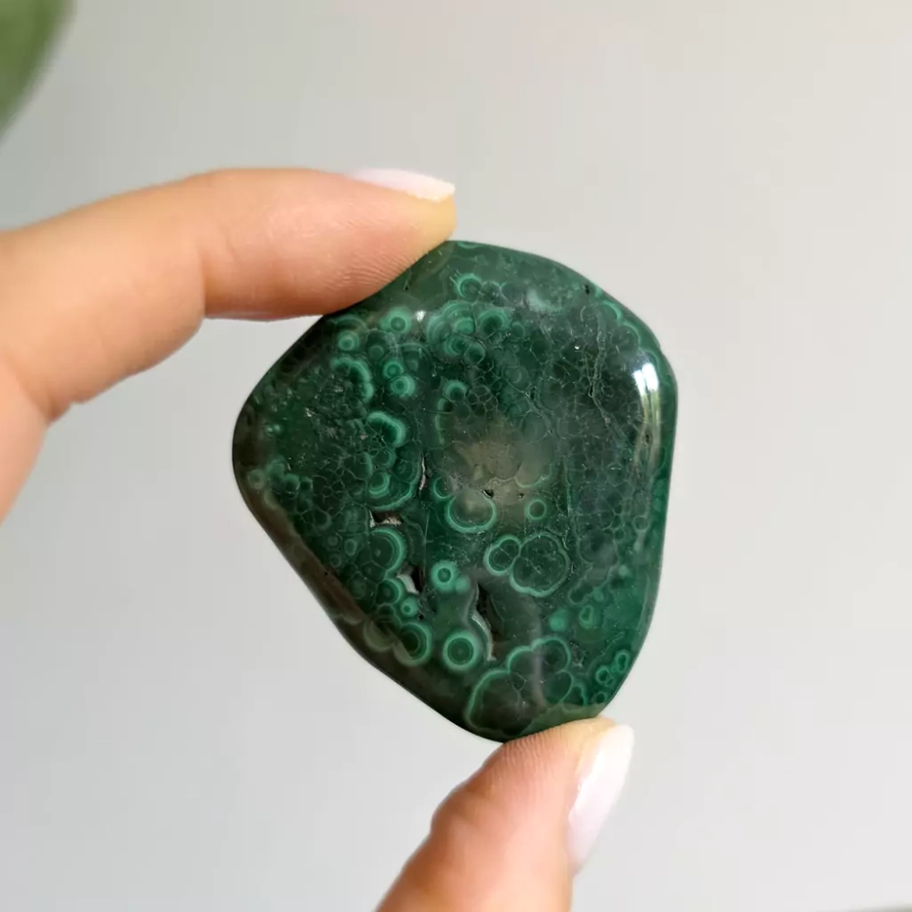 BR0058 webp Malachit polerowany bryłka Magneska.webp