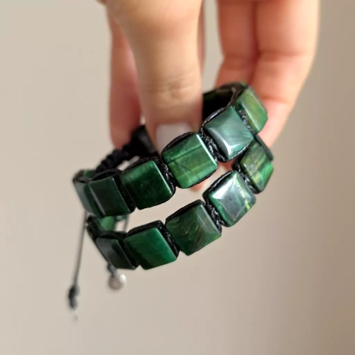 SZN1093 webp Damska bransoletka makramowa zielone tygrysie oko Magneska 3.webp