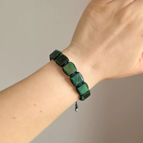 SZN1093 webp Damska bransoletka makramowa zielone tygrysie oko Magneska 4.webp