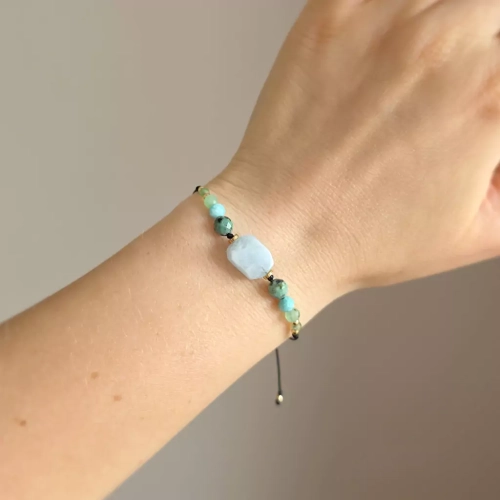 SZN955 webp Bransoletka akwamaryn, turkus, amazonit, chryzopraz, tsavoryt i hematyt na czarnym sznurku Magneska 14.webp