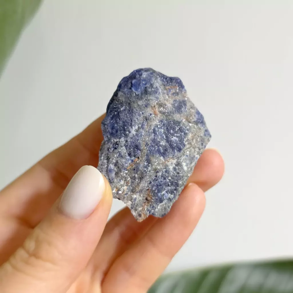 BR0079 webp Sodalit bryłka Magneska 2.webp