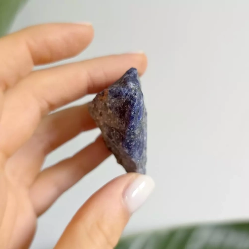 BR0079 webp Sodalit bryłka Magneska 3.webp