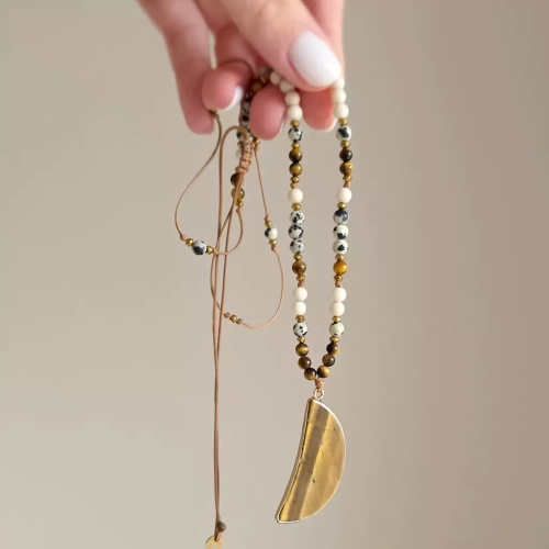 NAW1076 webp Naszyjnik regulowany unikat tygrysie oko, jaspis dalmatyńczyk, kamień rzeczny i hematyt na brązowym sznurku Magneska biżuteria.webp