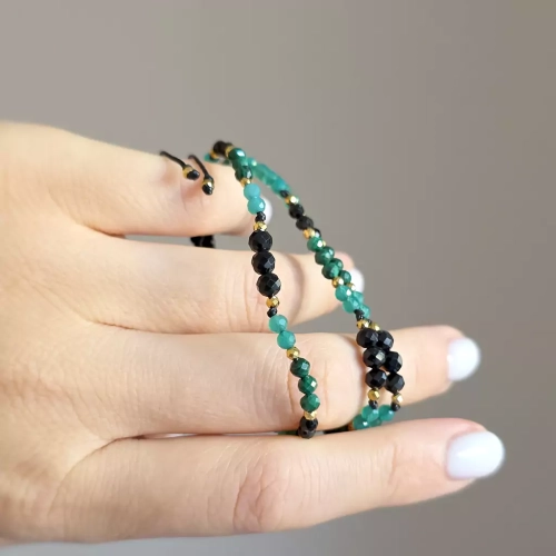 SZN1103 webp Bransoletka czarny turmalin, zielony agat, malachit i hematyt na czarnym sznurku Fullness of protection &amp; growth Magneska biżuteria 4.webp