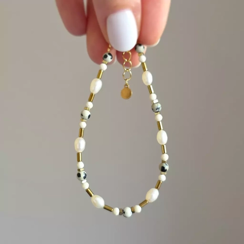 KAM857 webp Bransoletka kamień rzeczny, jaspis dalmatyńczyk, perły i hematyt Magneska biżuteria.webp