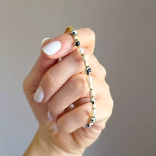 kam859 webp Bransoletka kamień rzeczny, jaspis dalmatyńczyk, perły i hematyt V.2  Magneska biżuteria 3.webp