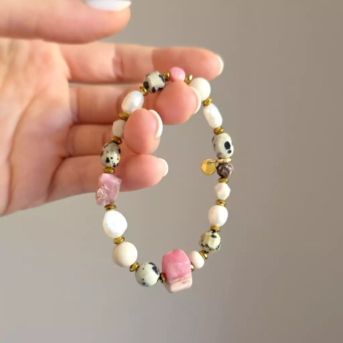 KAM860 webp Bransoletka rodochrozyt, kamień rzeczny, jaspis dalmatyńczyk, perły i hematyt Magneska biżuteria 3.webp