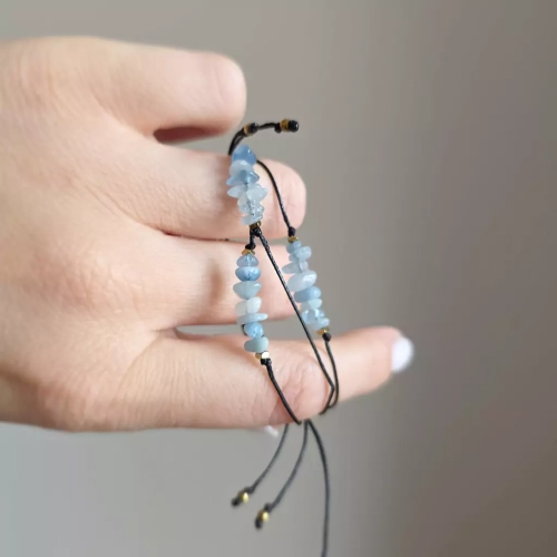 SoNat015 webp So Nature! Bransoletka akwamaryn bryłki na czarnym sznurku Magneska 2.webp