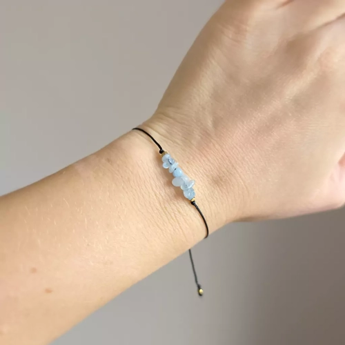 SoNat015 webp So Nature! Bransoletka akwamaryn bryłki na czarnym sznurku Magneska 3.webp