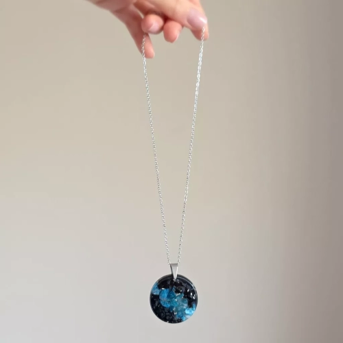 NAW1100 webp Naszyjnik unikat apatyt niebieski i czarny turmalin na łańcuszku stal chirurgiczna Sparkles unique Magneska biżuteria zielona góra 5.webp