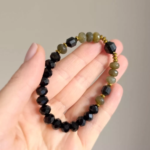 KAM865 webp Bransoletka czarny turmalin, labradoryt, hematyt i szklane kryształki Magneska biżuteria Zielona Góra 7.webp