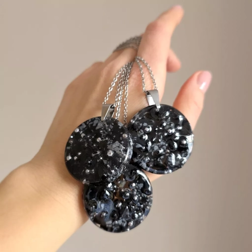 NAW1103 webp Naszyjnik obsydian śnieżny, czarny turmalin i hematyt na łańcuszku stal chirurgiczna Sparkles unique Magneska biżuteria Zielona Góra.webp