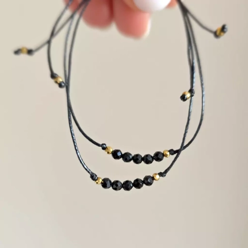 SZN1115 webp Bransoletka czarny turmalin i hematyt na czarnym sznurku v.4 Magneska biżuteria z kamieni naturalnych.webp