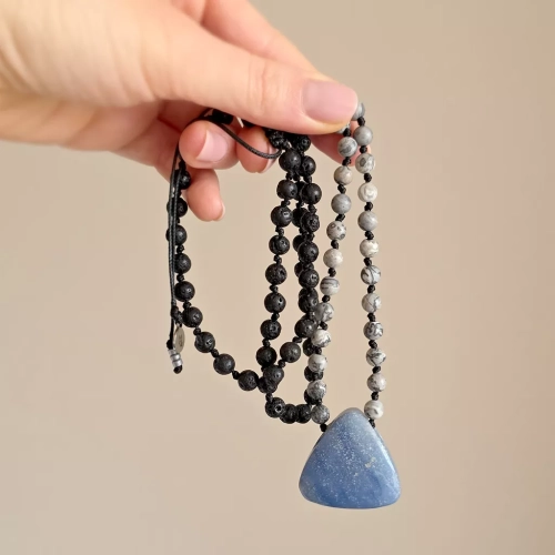 MESNAW054 webp Naszyjnik unisex awenturyn niebieski, jaspis szary i lawa wulkaniczna na czarnym sznurku Magneska biżuteria 6.webp