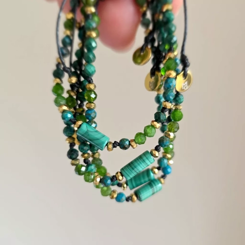 FULLNESS032 webp Bransoletka malachit, chryzokola, diopsyd chromowy i hematyt na czarnym sznurku Fullness of healing Magneska biżuteria zielona góra 2.webp