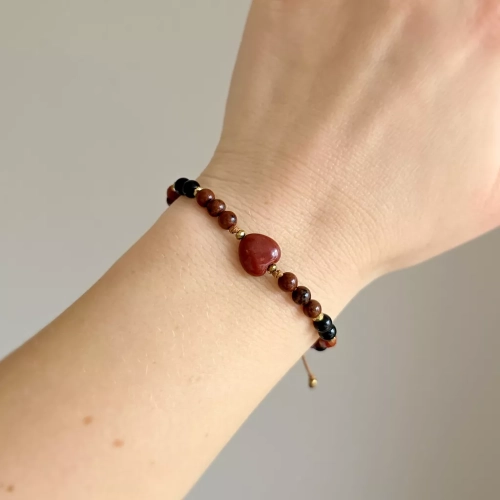 FULLNESS033 webp Bransoletka jaspis czerwony, obsydian mahoniowy, obsydian tęczowy i hematyt na brązowym sznurku Fullness of resilience Magneska biżuteria 8.webp