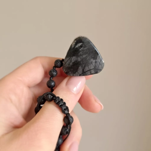 MESNAW056 webp Naszyjnik unisex czarny jaspis żyłkowy i lawa wulkaniczna na czarnym sznurku Magneska biżuteria 6.webp