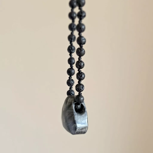 MESNAW056 webp Naszyjnik unisex czarny jaspis żyłkowy i lawa wulkaniczna na czarnym sznurku Magneska biżuteria 3.webp