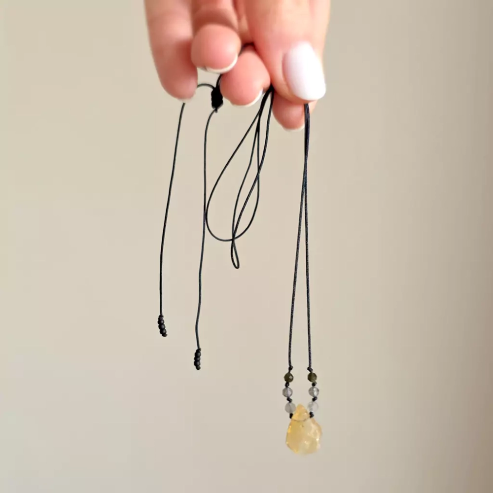 NAW1112 Naszyjnik regulowany cytryn, labradoryt, kwarc dymny i obsydian złoty na czarnym sznurku Magneska biżuteria 8.webp